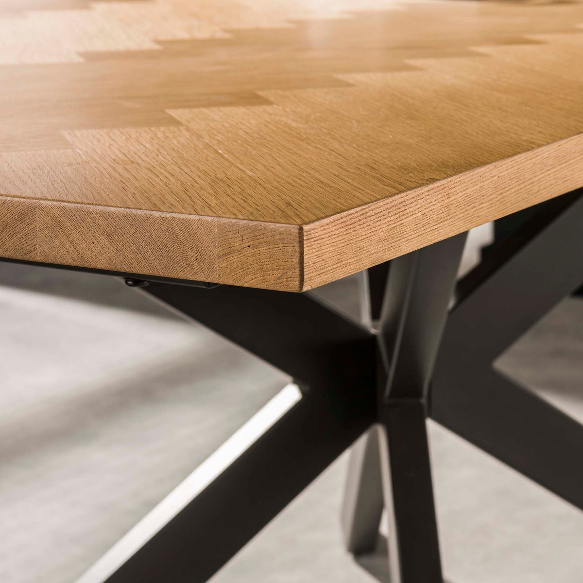 Zistra 062 fa étkezőasztal