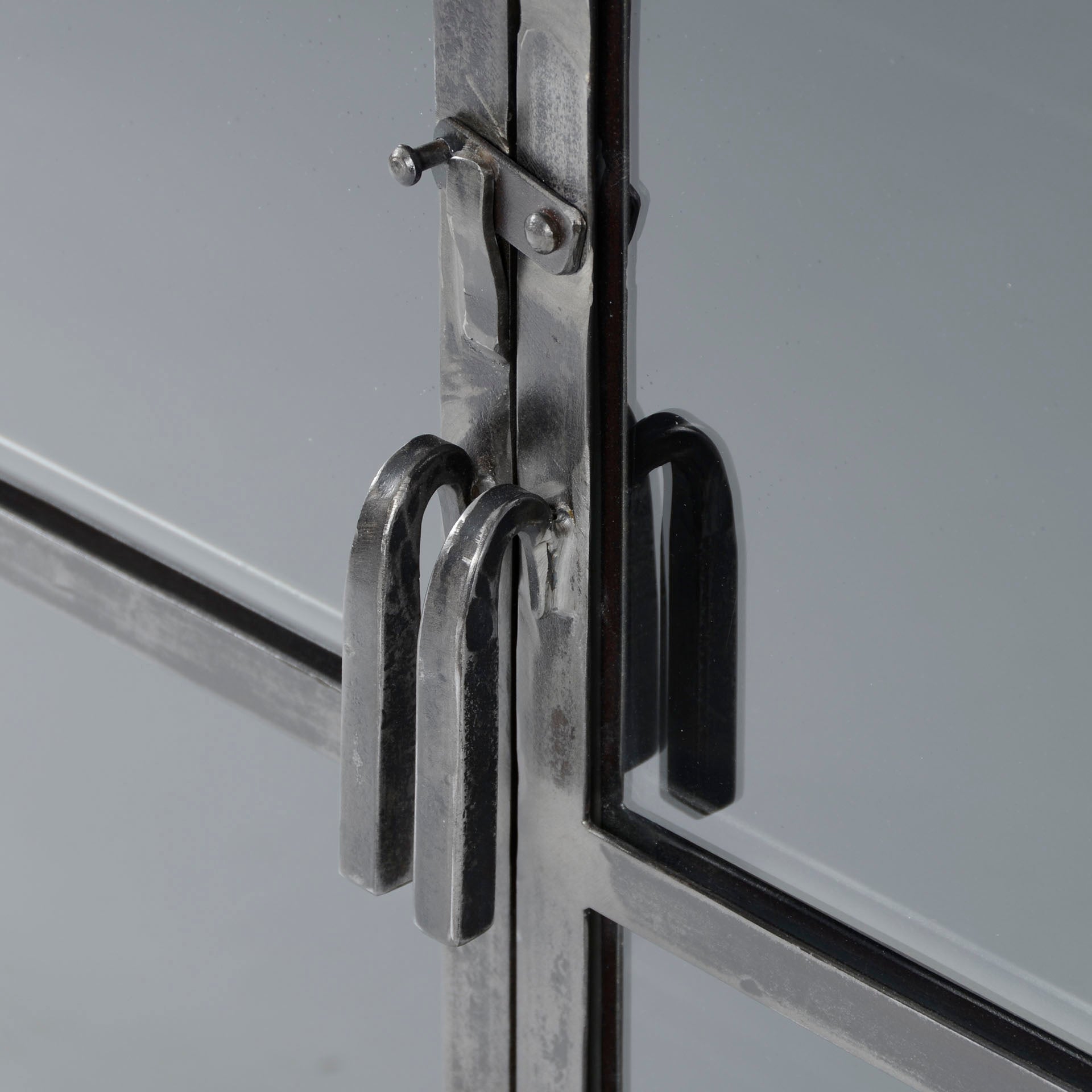Zistra 162 fém kabinet