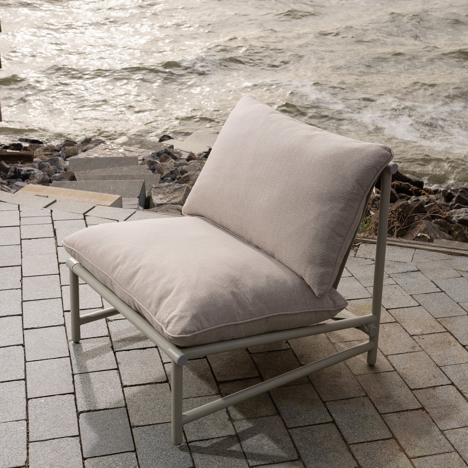elvo kerti lounge fotel minimalista kenyelem es tartossag