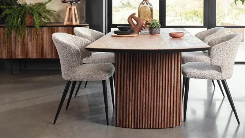 Étkezőasztalok