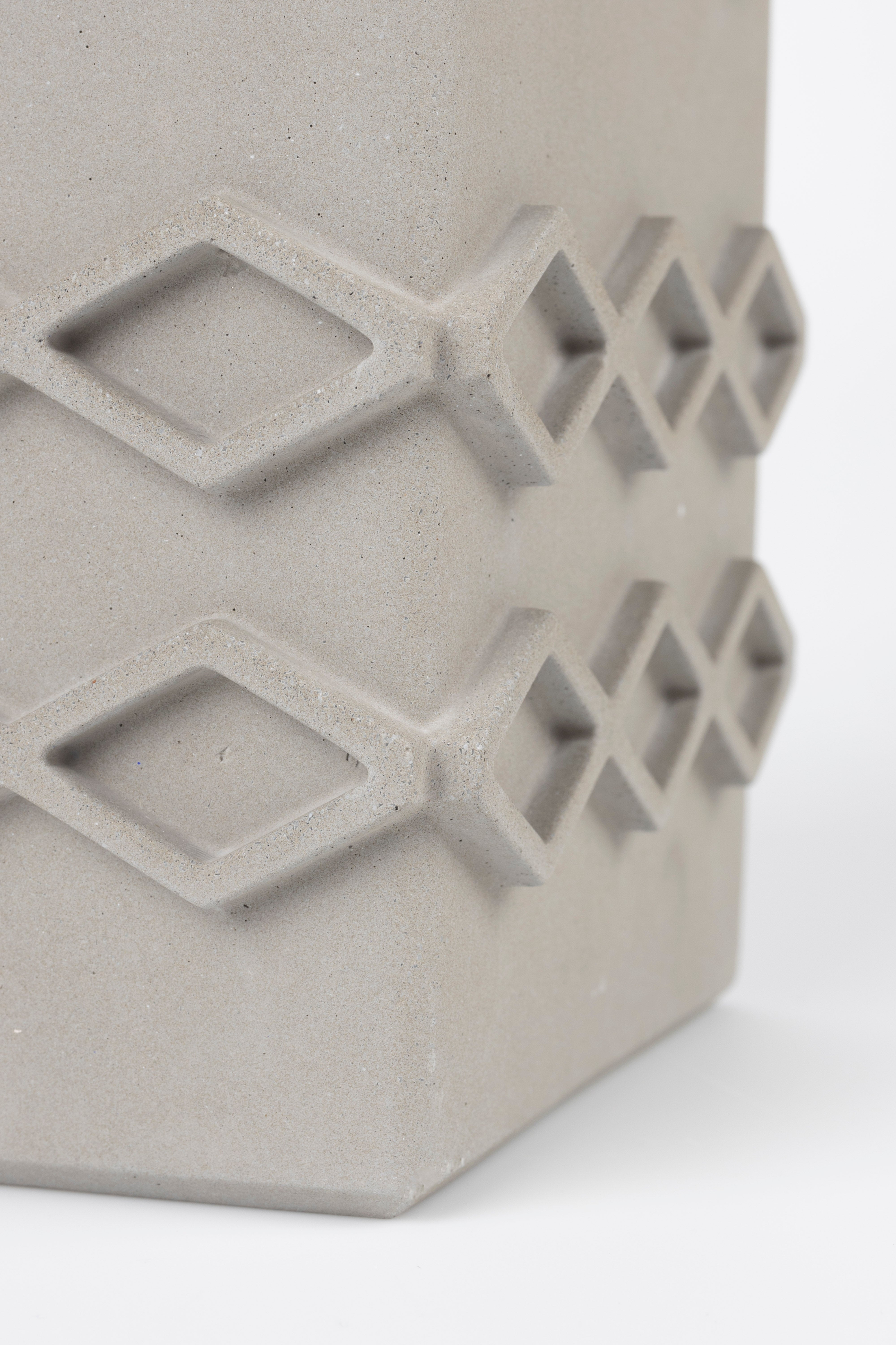 Graphic Square beton váza