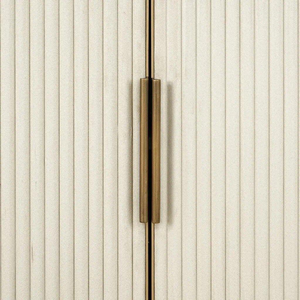Tivoli fa nyitott polc