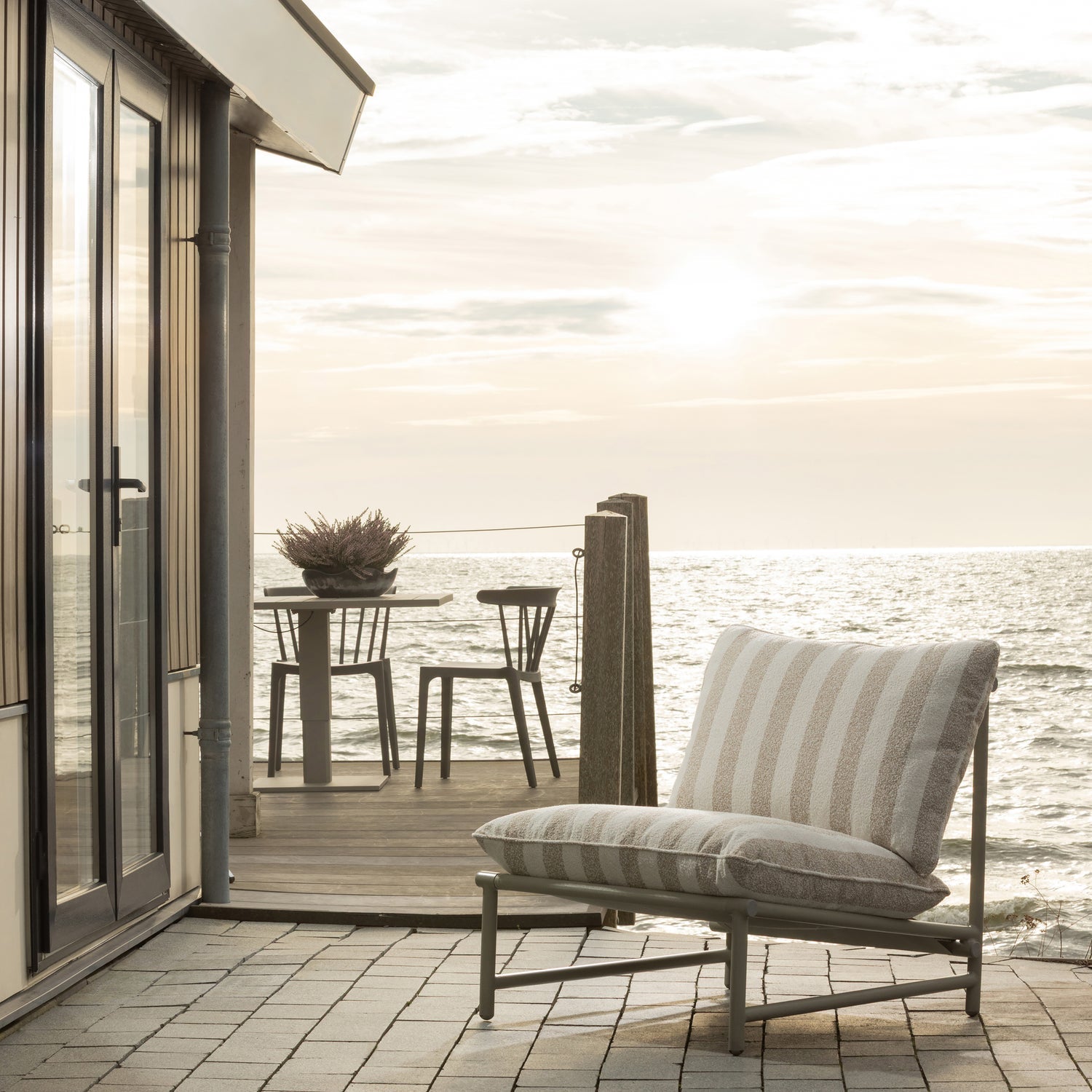elvo kerti lounge fotel minimalista aluminium vazzal